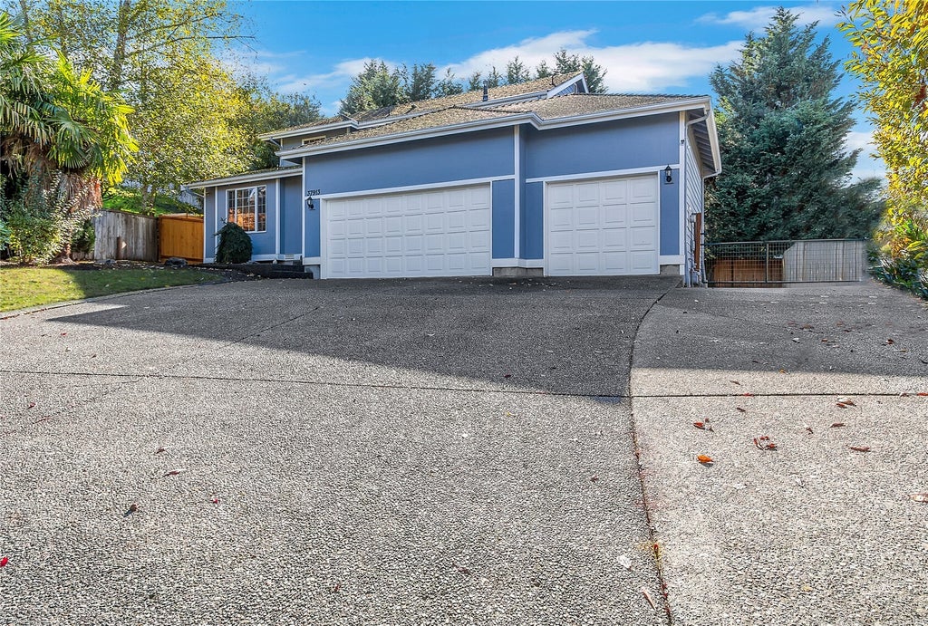 Photo of 37913 20th Court S, Federal Way, WA 98003 (MLS # 2599596)