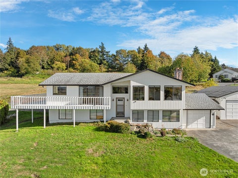 Photo of 625 Sunnyside Boulevard, Lake Stevens, WA 98258 (MLS # 2592314)