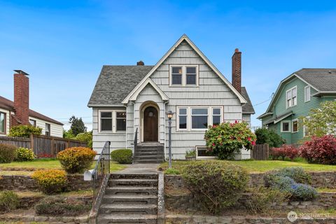Photo of 4052 44th Avenue SW, Seattle, WA 98116 (MLS # 2512624)