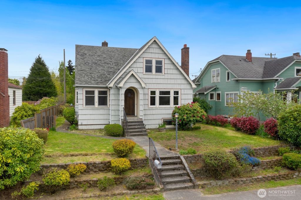 Photo of 4052 44th Avenue SW, Seattle, WA 98116 (MLS # 2512624)