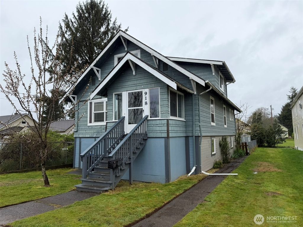 Photo of 918 W Cushing Street, Aberdeen, WA 98520 (MLS # 2505103)