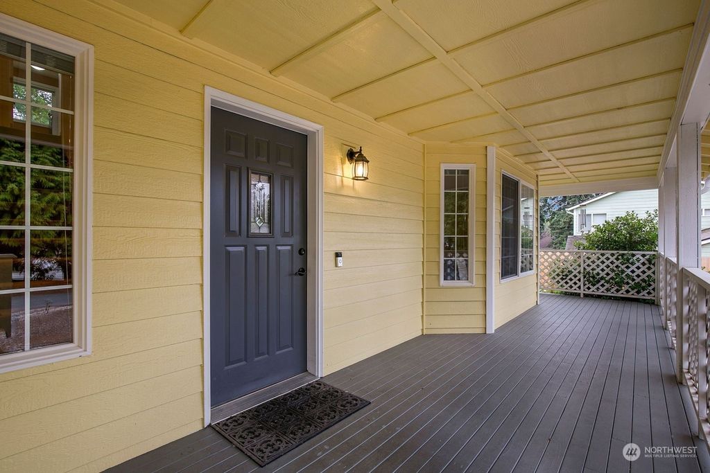 Photo of 19518 75th Avenue NE, Kenmore, WA 98028 (MLS # 2074265)