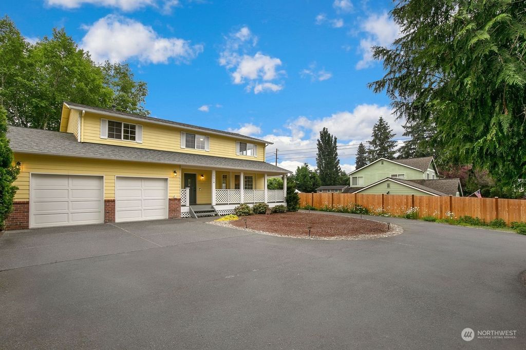 Photo of 19518 75th Avenue NE, Kenmore, WA 98028 (MLS # 2074265)