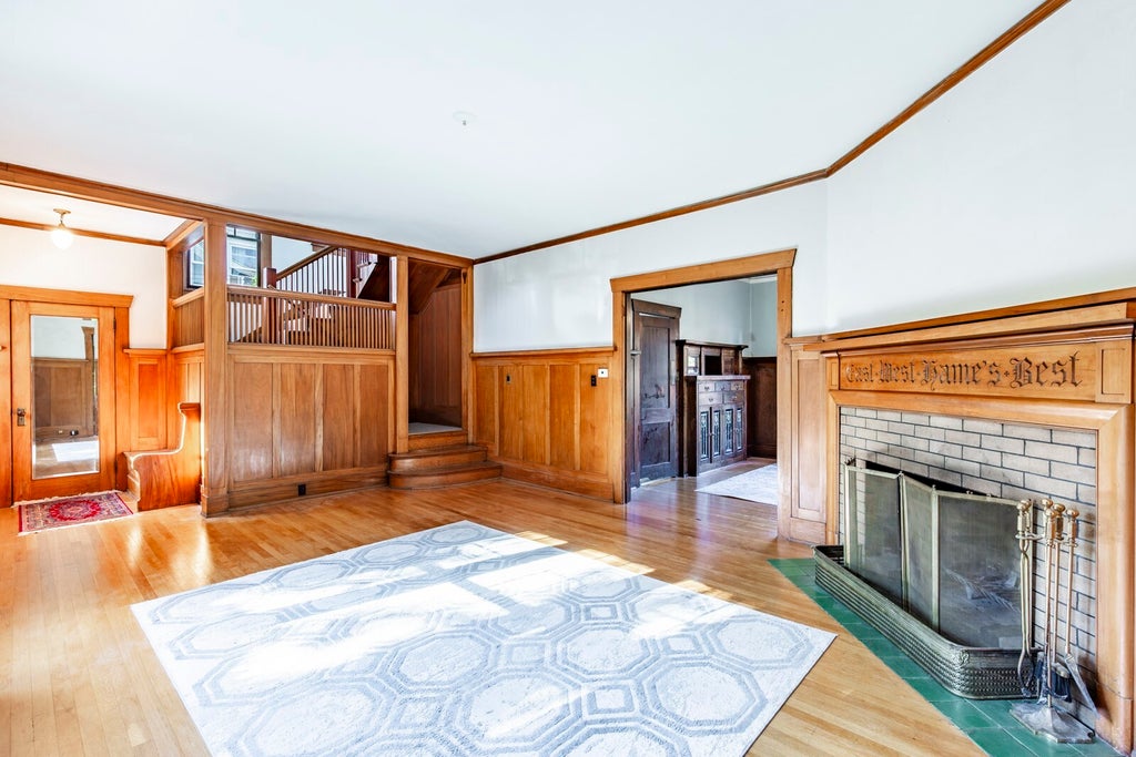 Photo of 1816 N 40th St ST, Seattle, WA 98103 (MLS # 2599261)