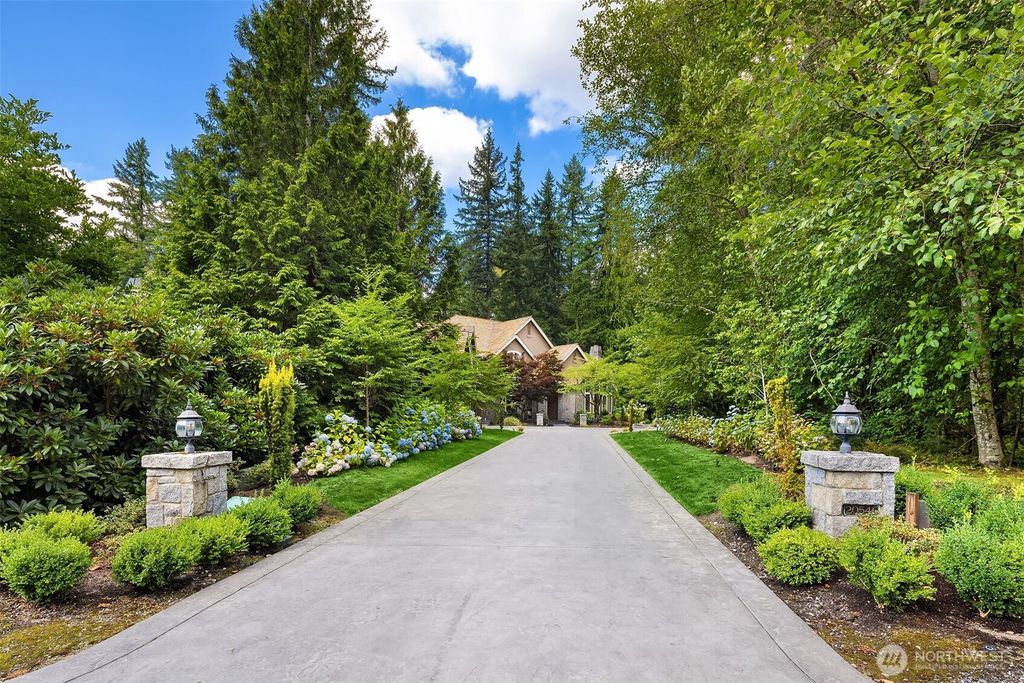 Photo of 20546 NE 126th Way, Woodinville, WA 98077 (MLS # 2473293)