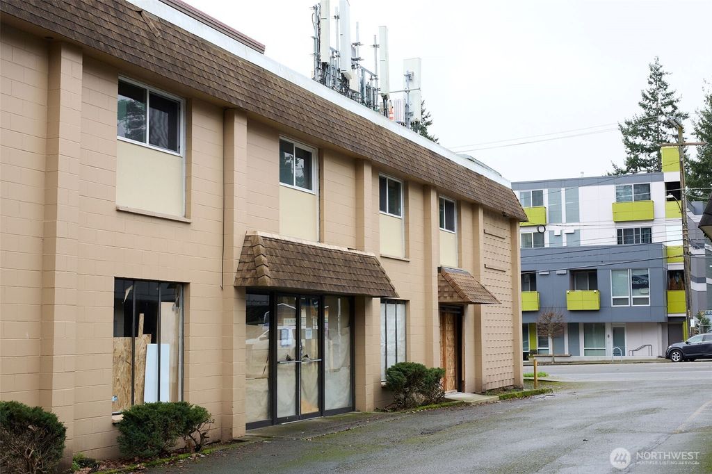 Photo of 14310 Greenwood Avenue N, Seattle, WA 98133 (MLS # 2469088)