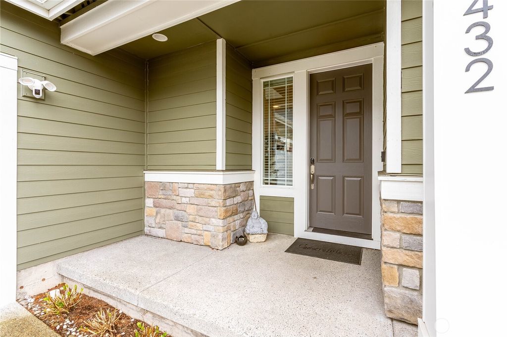 Photo of 27432 14th Place S, Des Moines, WA 98198 (MLS # 2489415)