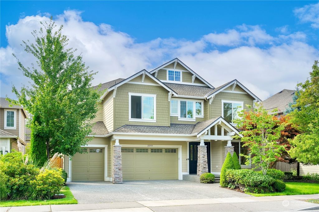 Photo of 22555 SE 32nd Street, Sammamish, WA 98075 (MLS # 2276372)