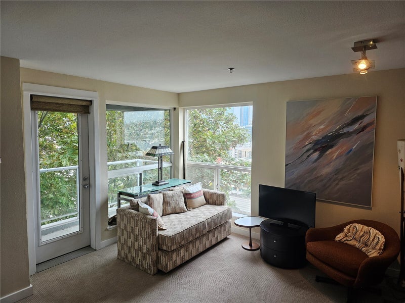 530 Melrose Avenue E 501