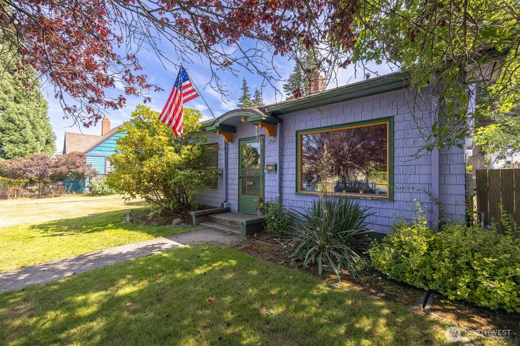 Photo of 1240 Grant Street, Bellingham, WA 98225 (MLS # 2544439)