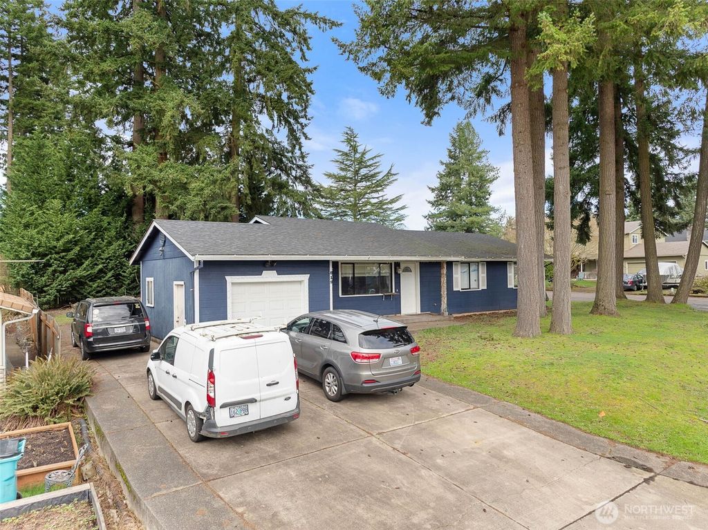 Photo of 618 NW 4th Place, Battle Ground, WA 98604 (MLS # 2496903)
