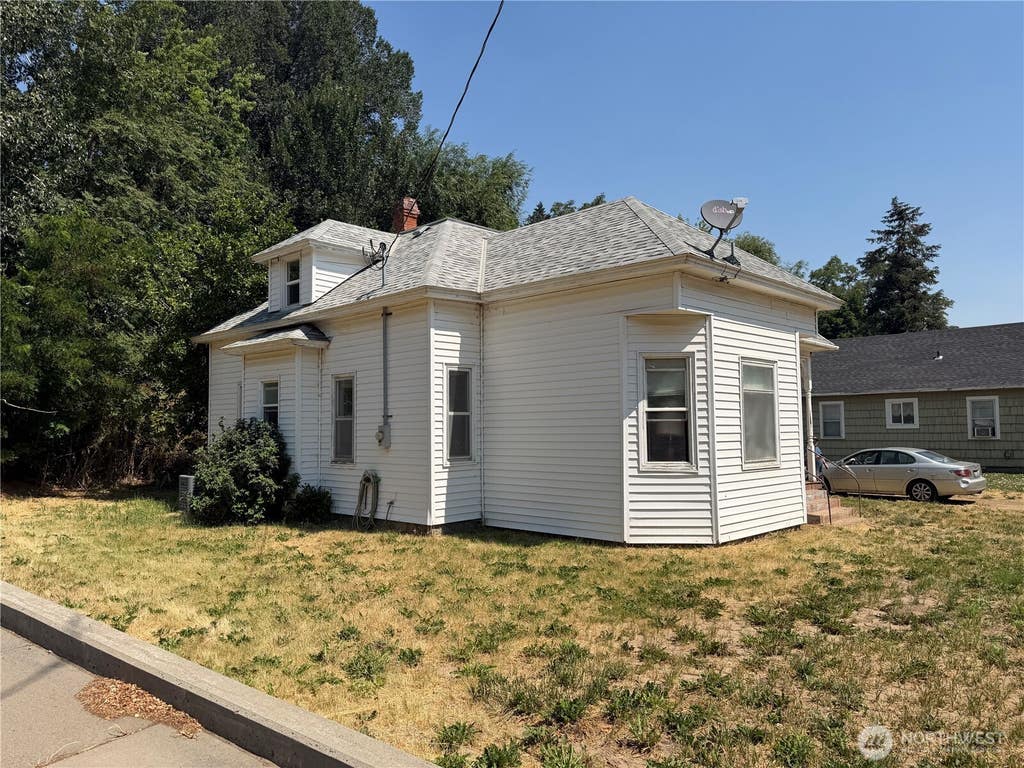 Photo of 203 E Patit Street, Dayton, WA 99328 (MLS # 2561536)