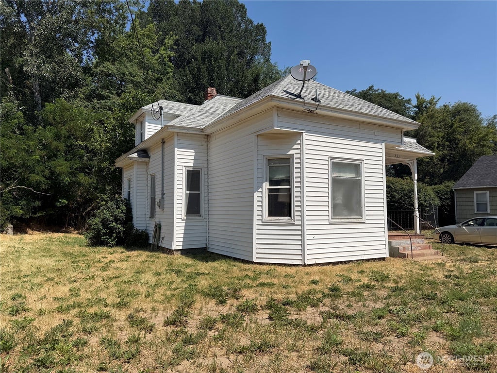 Photo of 203 E Patit Street, Dayton, WA 99328 (MLS # 2561536)