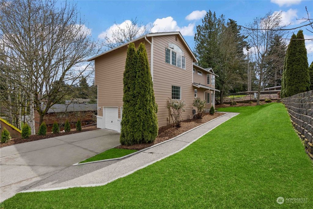 Photo of 512 21st Avenue Ct E, Milton, WA 98354 (MLS # 2055751)