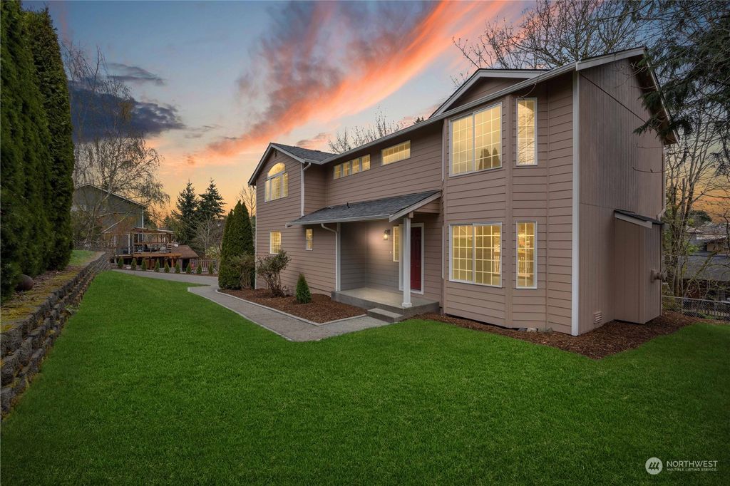 Photo of 512 21st Avenue Ct E, Milton, WA 98354 (MLS # 2055751)