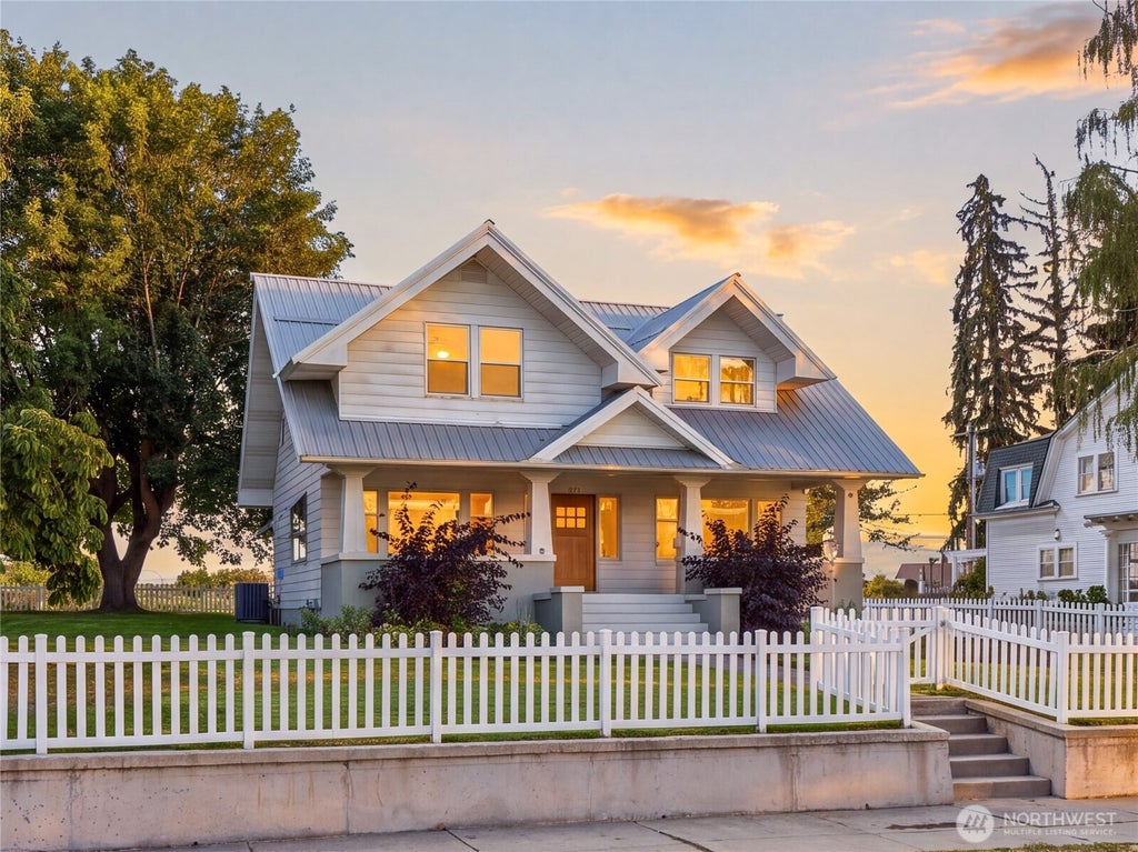 Photo of 618 E Birch Street, Waterville, WA 98858 (MLS # 2576512)