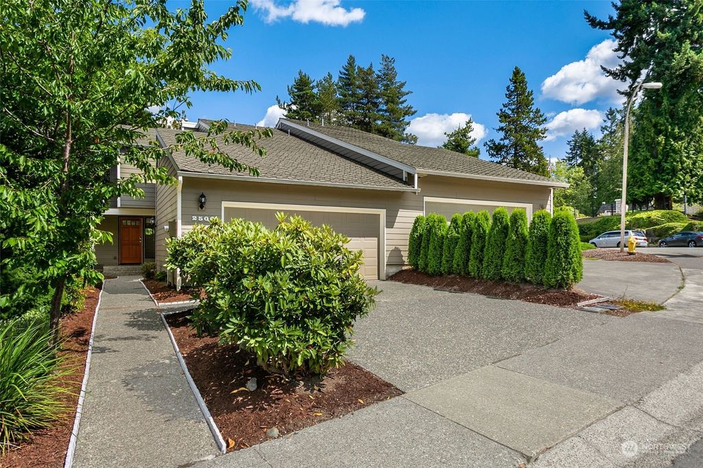 Photo of 2506 174th Avenue NE, Redmond, WA 98052 (MLS # 2142312)