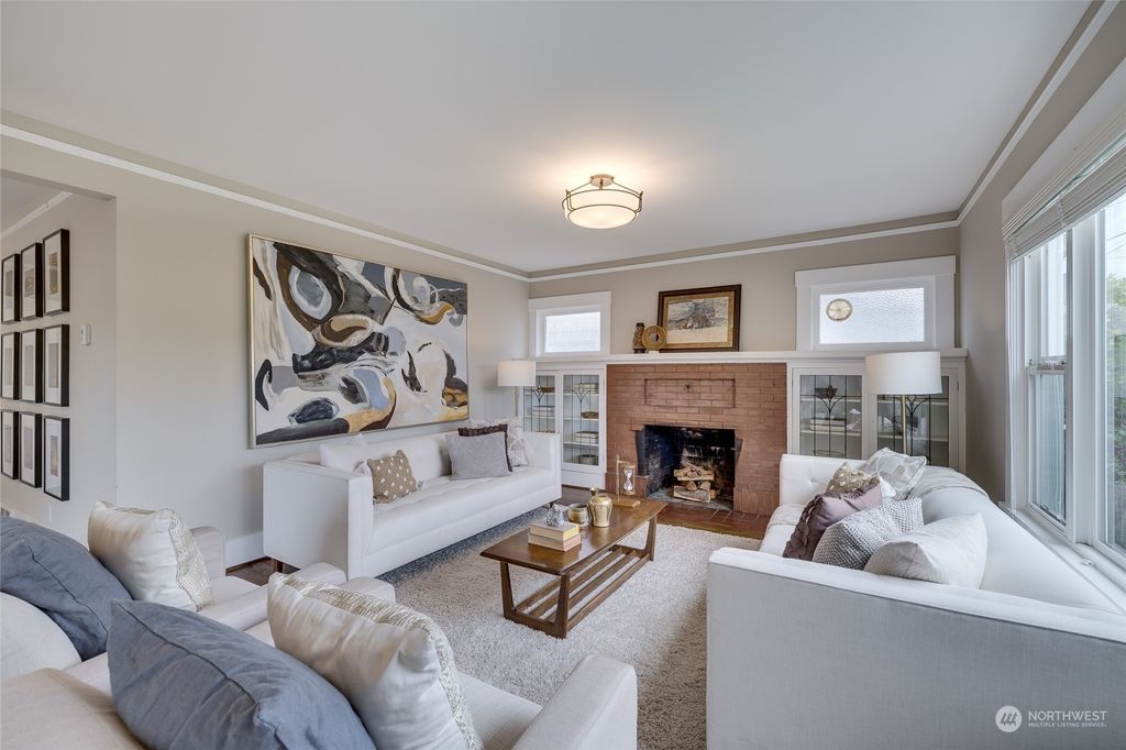 Photo of 7743 NW Earl Avenue, Seattle, WA 98117 (MLS # 2245753)