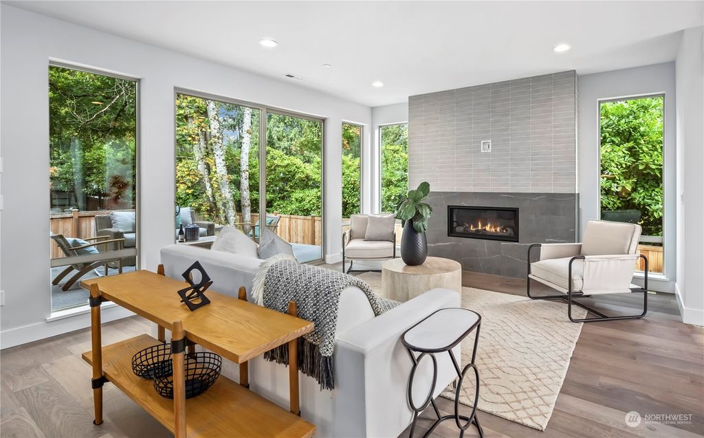 Photo of 7017 125th Lane NE, Kirkland, WA 98033 (MLS # 2174299)