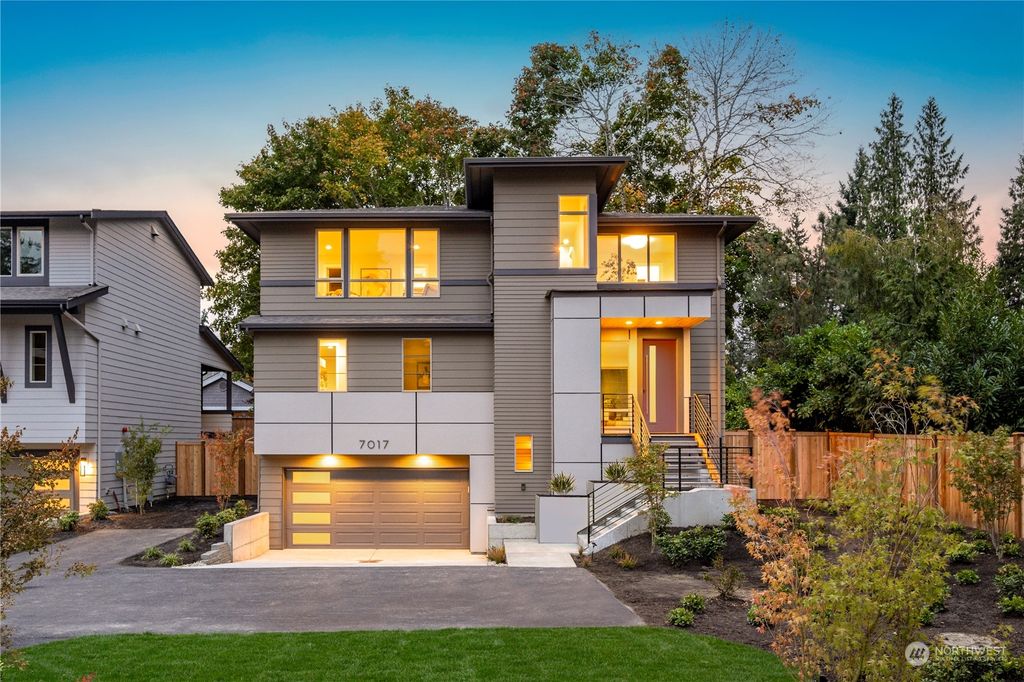 Photo of 7017 125th Lane NE, Kirkland, WA 98033 (MLS # 2174299)