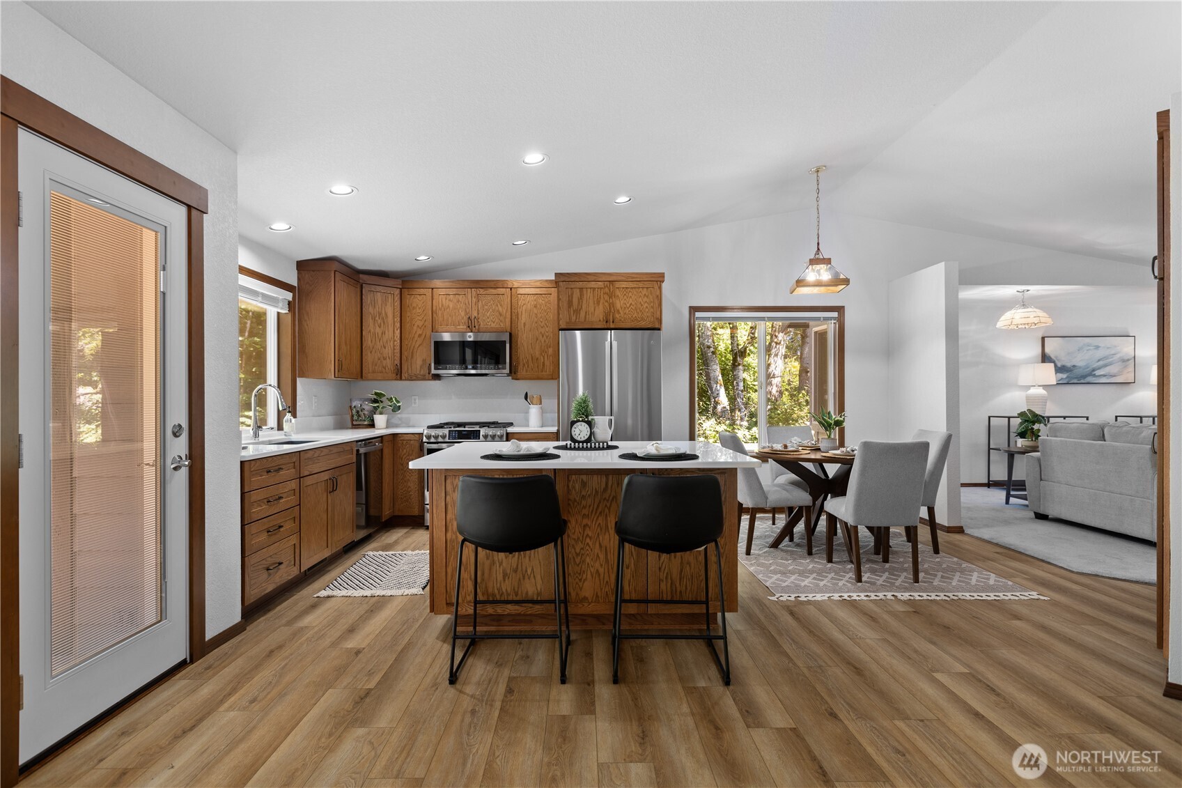 2418 Woodfield Loop SE