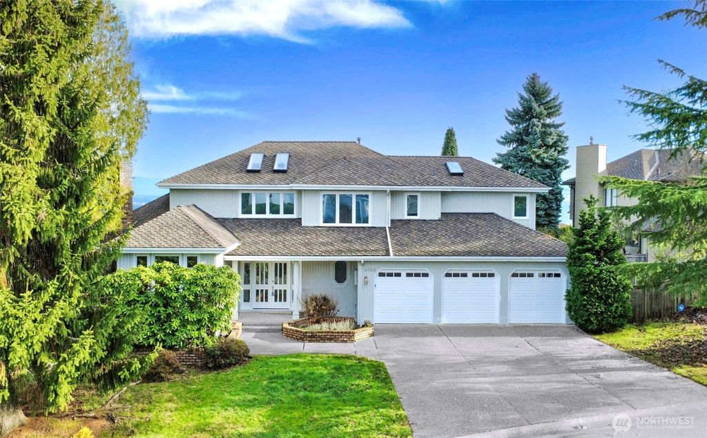 Photo of 4504 174th Avenue SE, Bellevue, WA 98006 (MLS # 2468663)