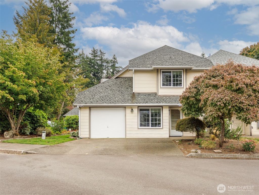 Photo of 411 S 328th Place, Federal Way, WA 98003 (MLS # 2432722)