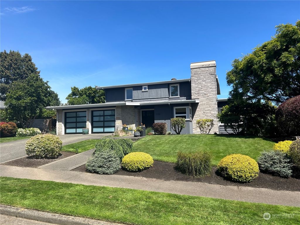 Photo of 5704 61st Avenue NE, Seattle, WA 98105 (MLS # 2246521)