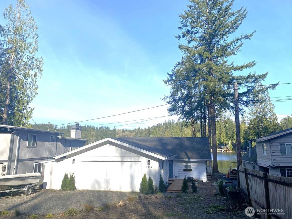 Photo of 2319 SW Lake Roesiger Road, Snohomish, WA 98290 (MLS # 2503168)