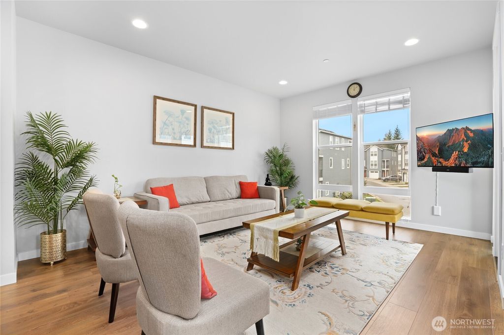 Photo of 13717 Admiralty Way #G1, Lynnwood, WA 98087 (MLS # 2498234)