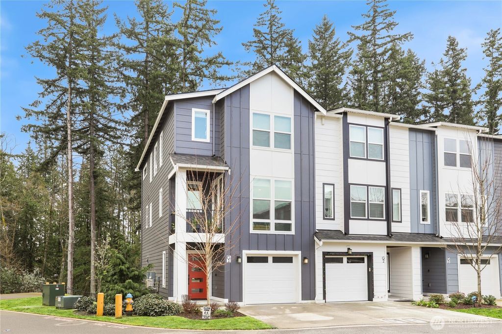 Photo of 13717 Admiralty Way #G1, Lynnwood, WA 98087 (MLS # 2498234)