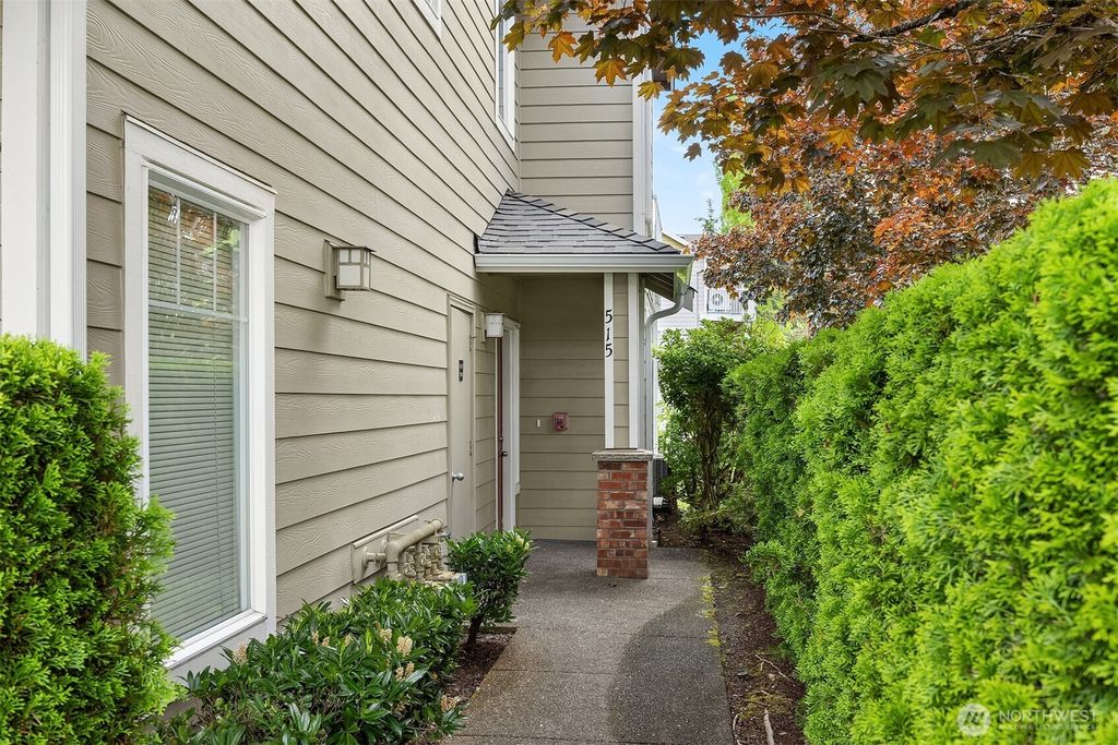 Photo of 515 241st Lane SE #W2, Sammamish, WA 98074 (MLS # 2526192)