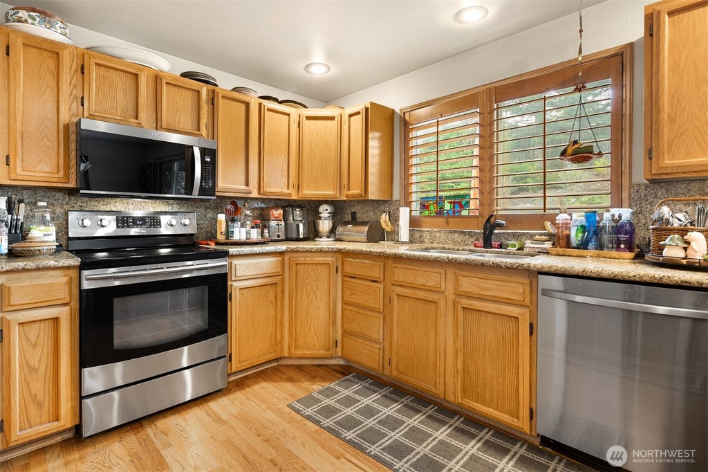 Photo of 836 SW 345th Street, Federal Way, WA 98023 (MLS # 2559707)