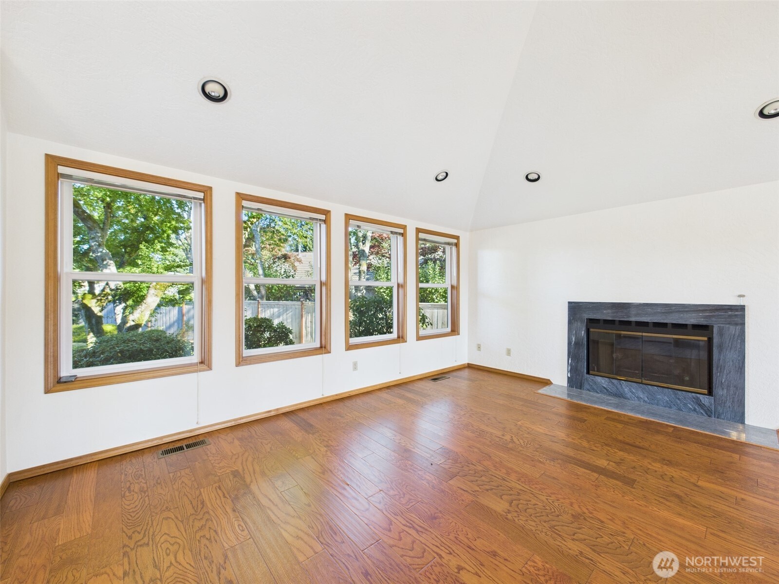802 Silo Court SE