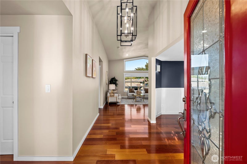 2301 Overview Drive NE