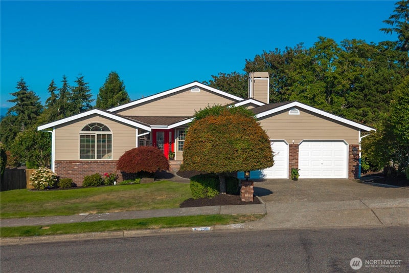 2301 Overview Drive NE