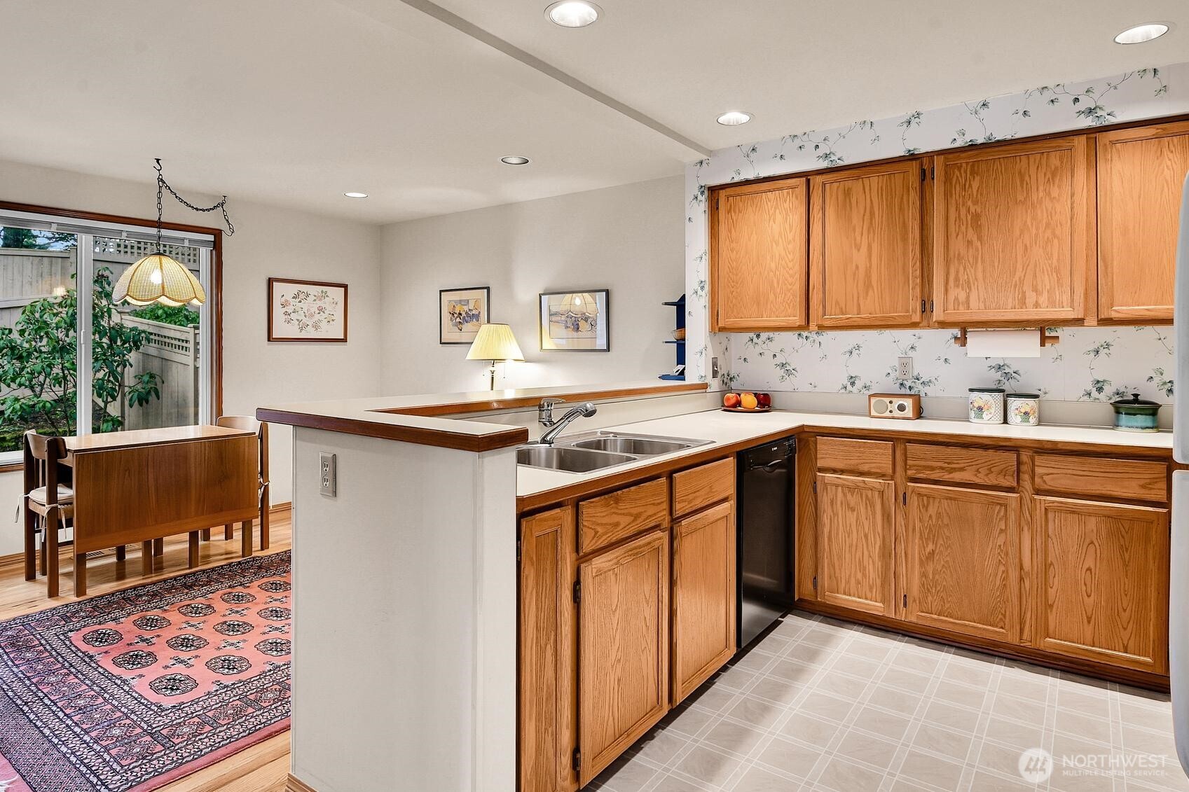 Bellevue, Washington, 98007, United States, 3 Bedrooms Bedrooms, ,3 BathroomsBathrooms,Residential,Active,2037094