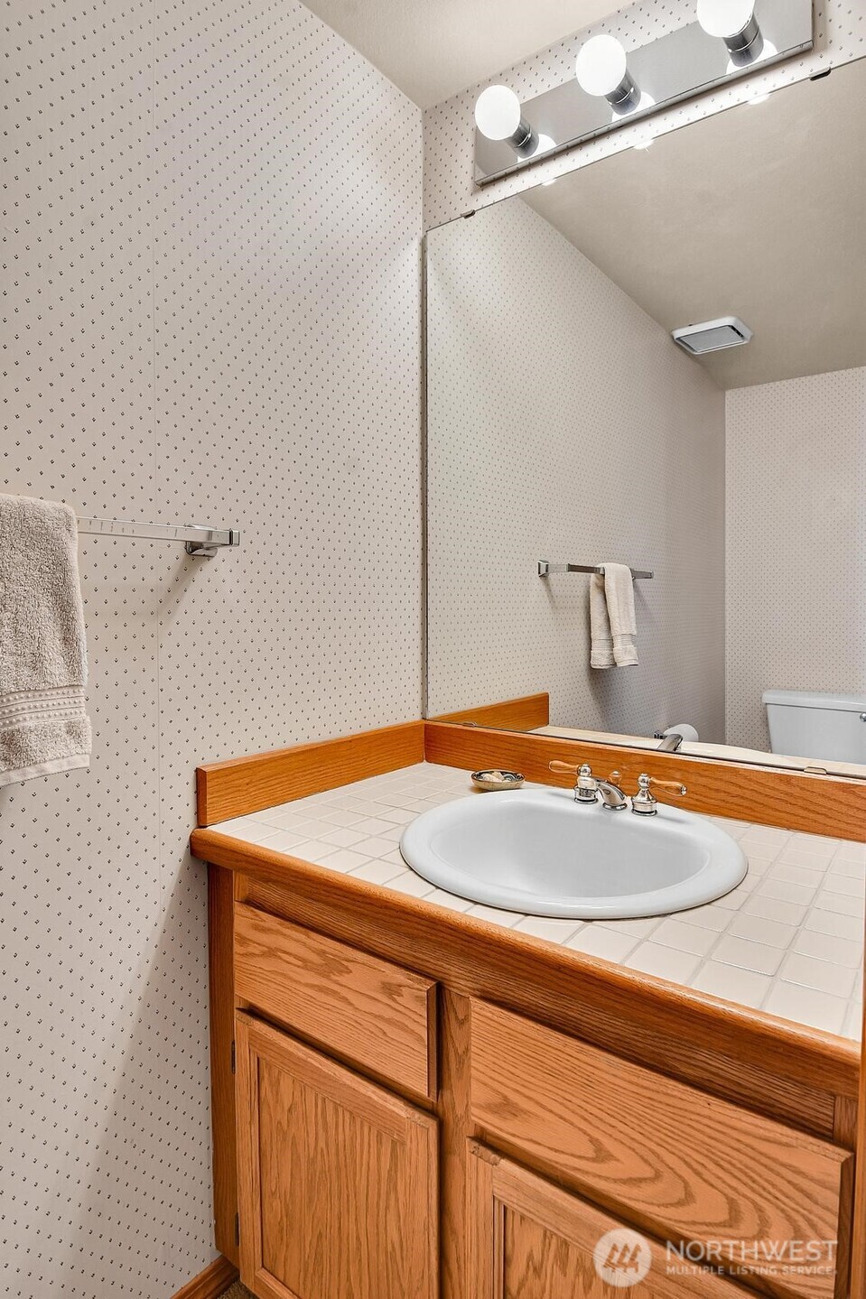 Bellevue, Washington, 98007, United States, 3 Bedrooms Bedrooms, ,3 BathroomsBathrooms,Residential,Active,2037094