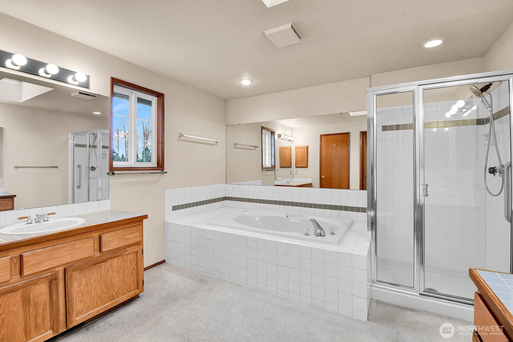 Bellevue, Washington, 98007, United States, 3 Bedrooms Bedrooms, ,3 BathroomsBathrooms,Residential,Active,2037094
