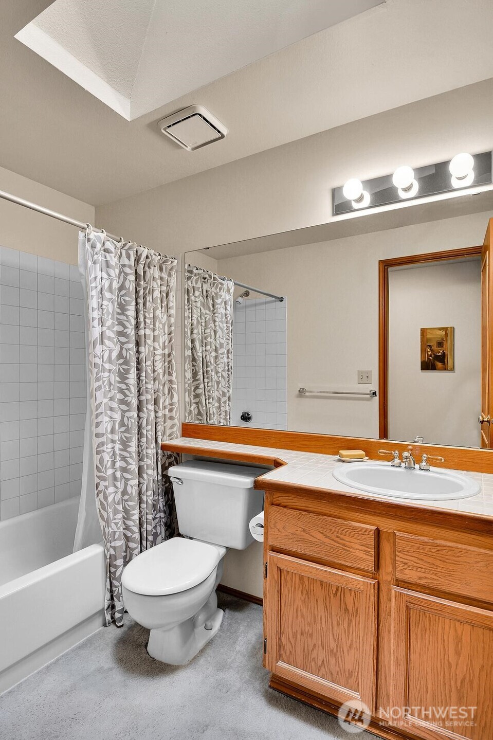Bellevue, Washington, 98007, United States, 3 Bedrooms Bedrooms, ,3 BathroomsBathrooms,Residential,Active,2037094