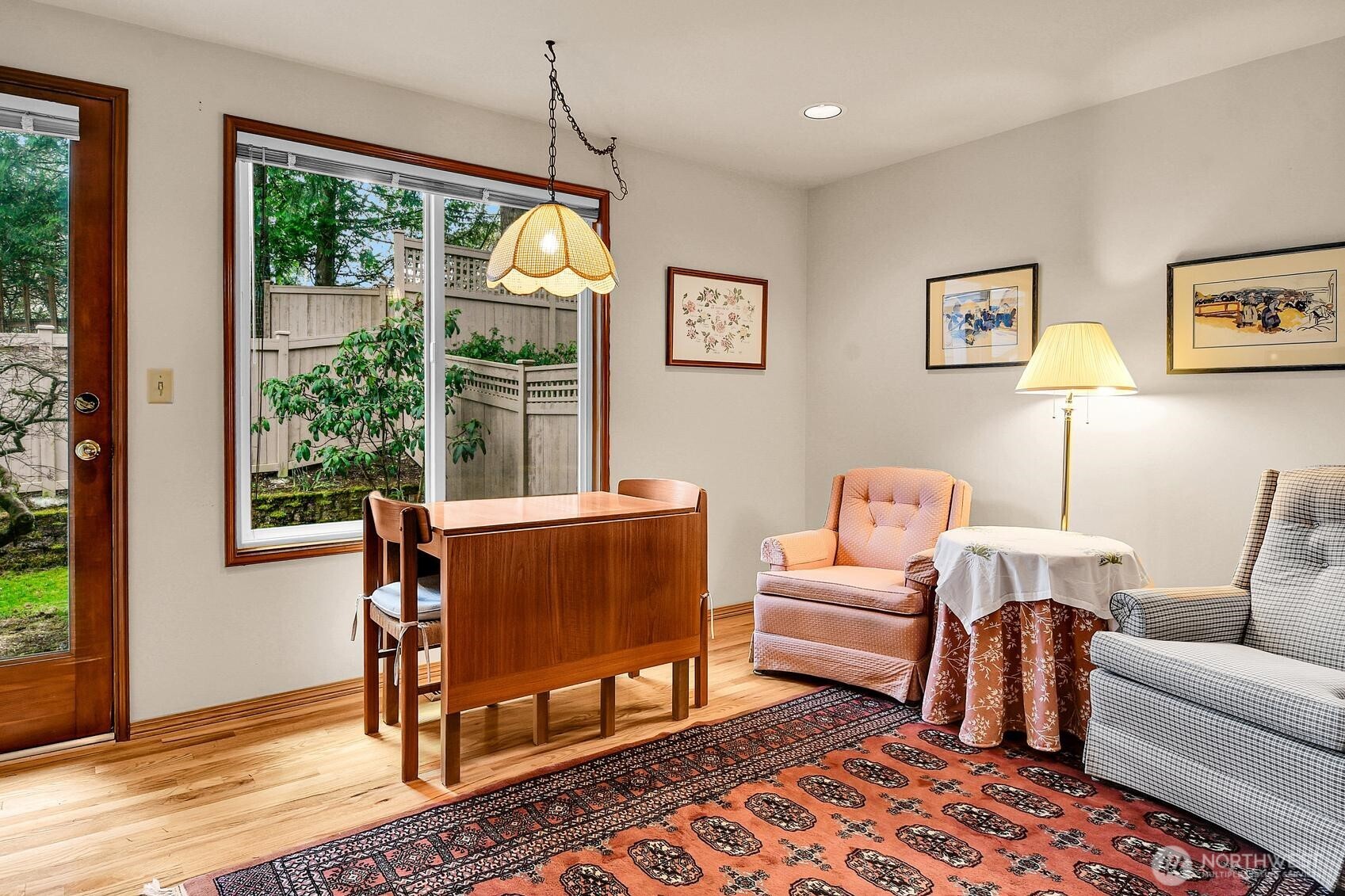 Bellevue, Washington, 98007, United States, 3 Bedrooms Bedrooms, ,3 BathroomsBathrooms,Residential,Active,2037094