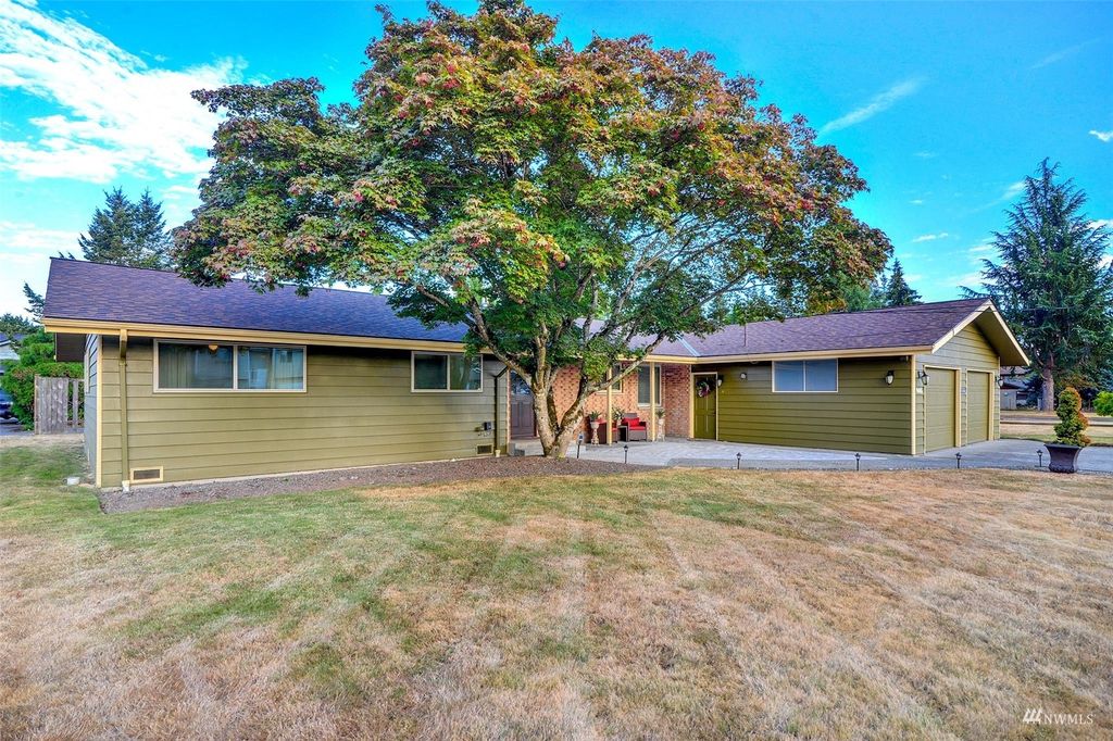 Photo of 9405 51st Avenue NE, Marysville, WA 98270 (MLS # 1980095)