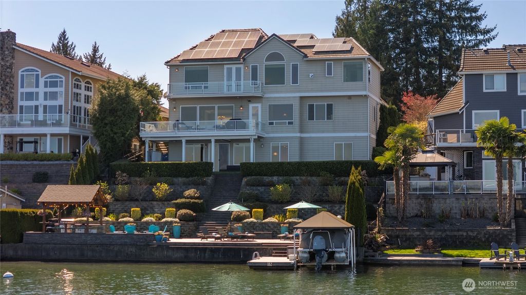 Photo of 4915 Jenks Point Way E, Lake Tapps, WA 98391 (MLS # 2506500)