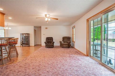 A home in Chehalis