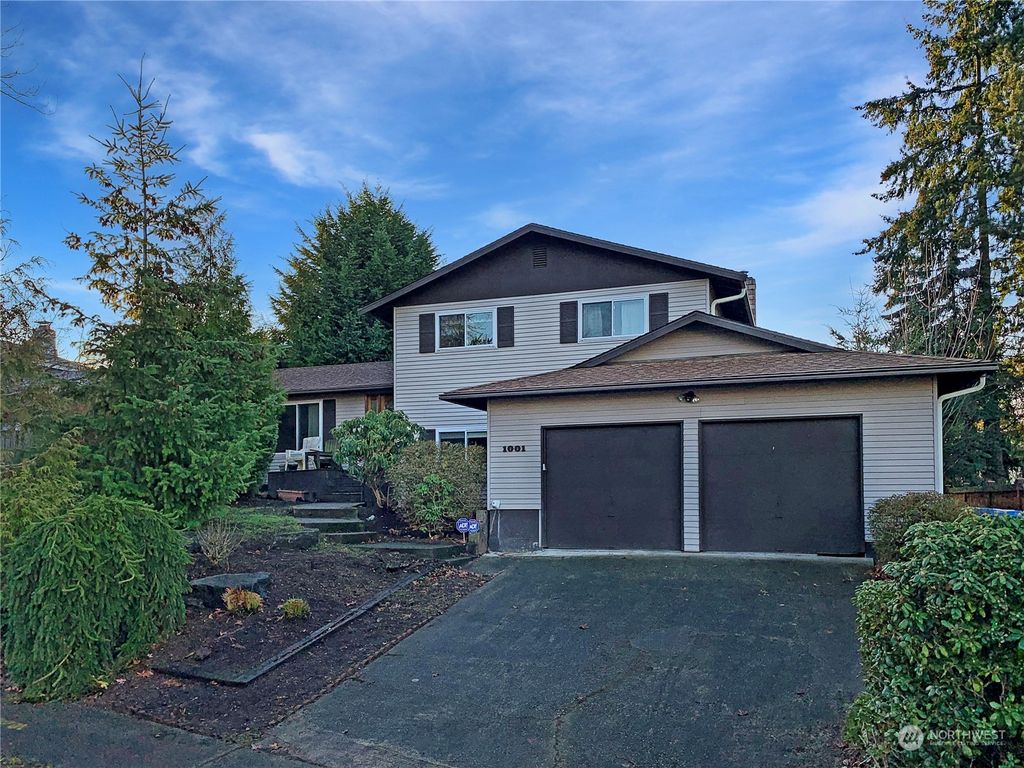 Photo of 1001 S 31st Court, Renton, WA 98055 (MLS # 2023492)