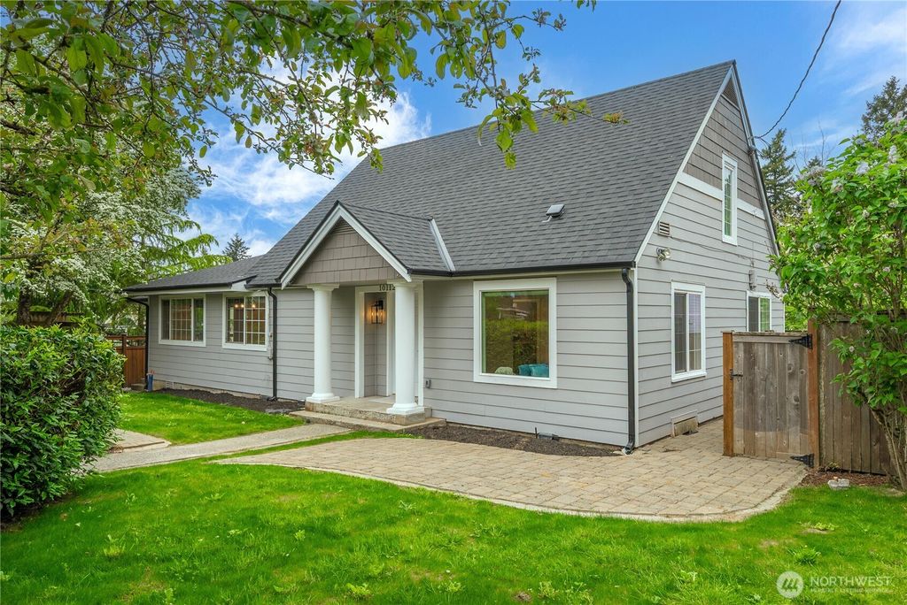Photo of 10112 SE 200th Street, Kent, WA 98031 (MLS # 2517144)