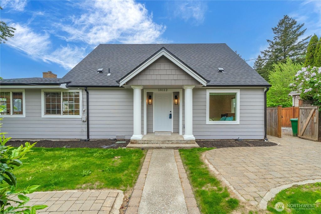 Photo of 10112 SE 200th Street, Kent, WA 98031 (MLS # 2517144)