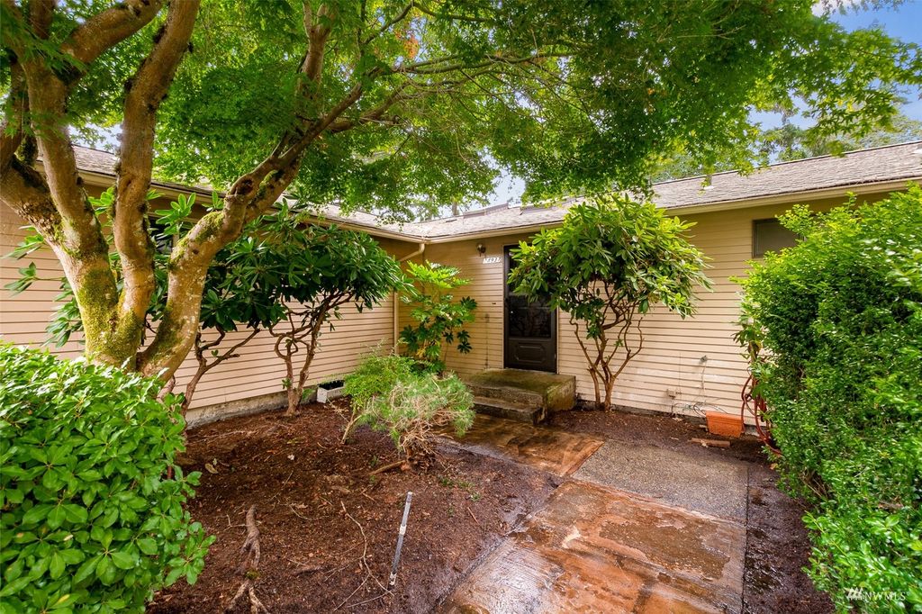 Photo of 24937 11th Avenue S, Des Moines, WA 98198 (MLS # 1978448)