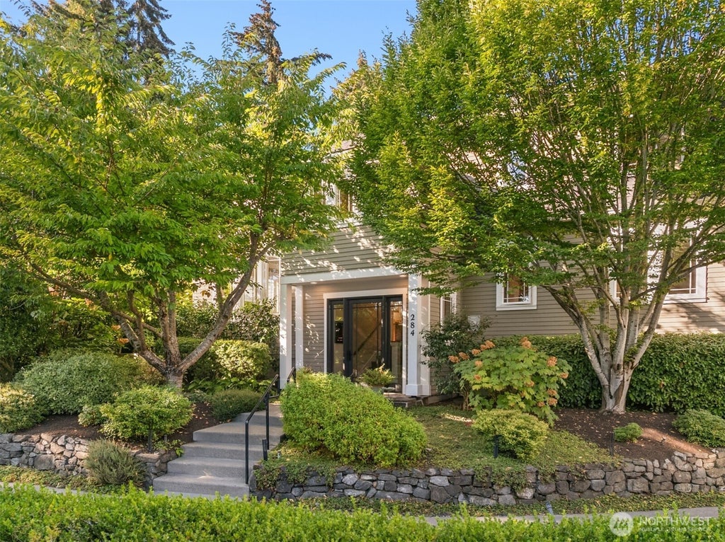 Photo of 284 Wood Avenue SW, Bainbridge Island, WA 98110 (MLS # 2580107)