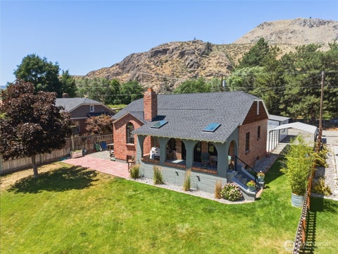 Photo of 446 5th Street, Chelan, WA 98817 (MLS # 2543821)